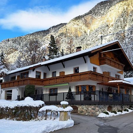 Gaestehaus Almrausch, Ferienanlage Mit Pool Nassereith Eksteriør bilde