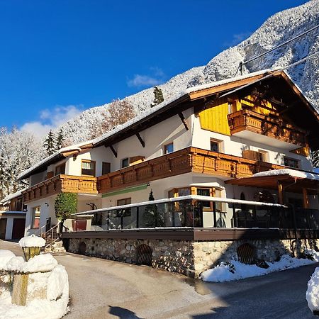 Gaestehaus Almrausch, Ferienanlage Mit Pool Nassereith Eksteriør bilde