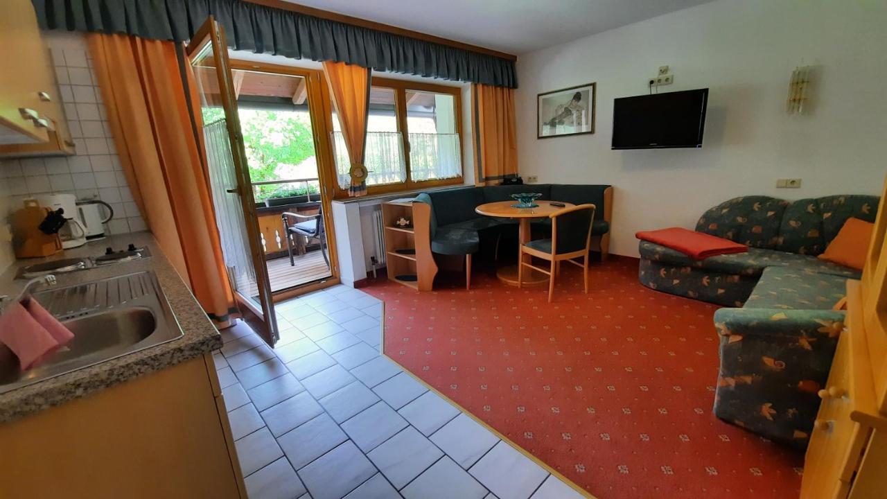 Gaestehaus Almrausch, Ferienanlage Mit Pool Nassereith Eksteriør bilde