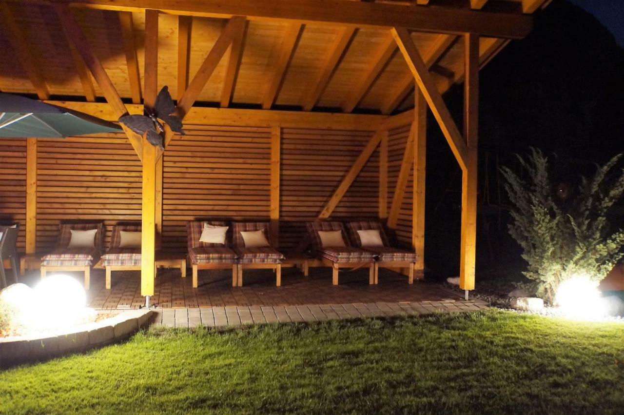 Gaestehaus Almrausch, Ferienanlage Mit Pool Nassereith Eksteriør bilde