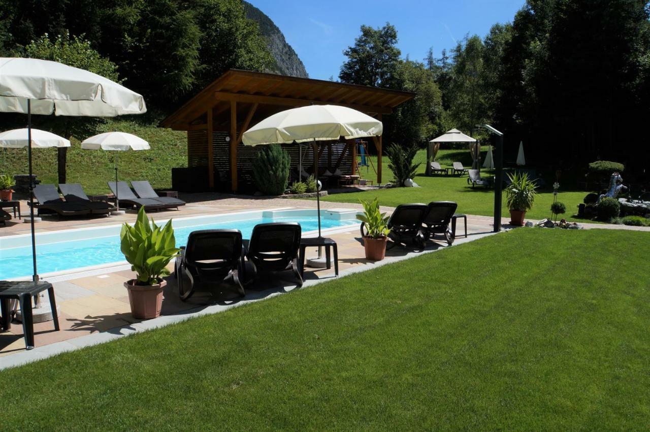 Gaestehaus Almrausch, Ferienanlage Mit Pool Nassereith Eksteriør bilde