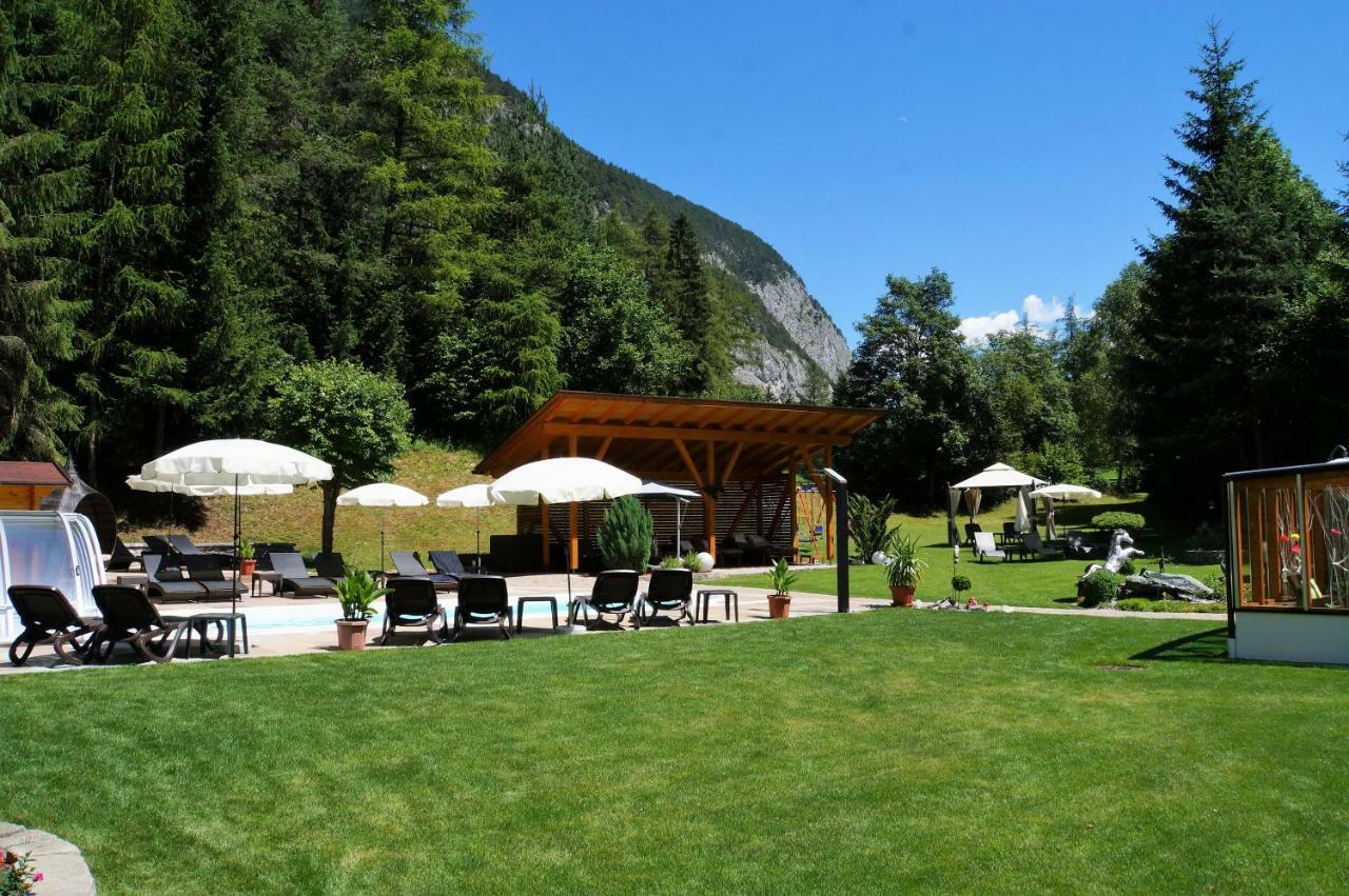 Gaestehaus Almrausch, Ferienanlage Mit Pool Nassereith Eksteriør bilde